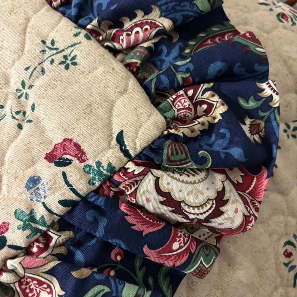 N/A quilted bedspread